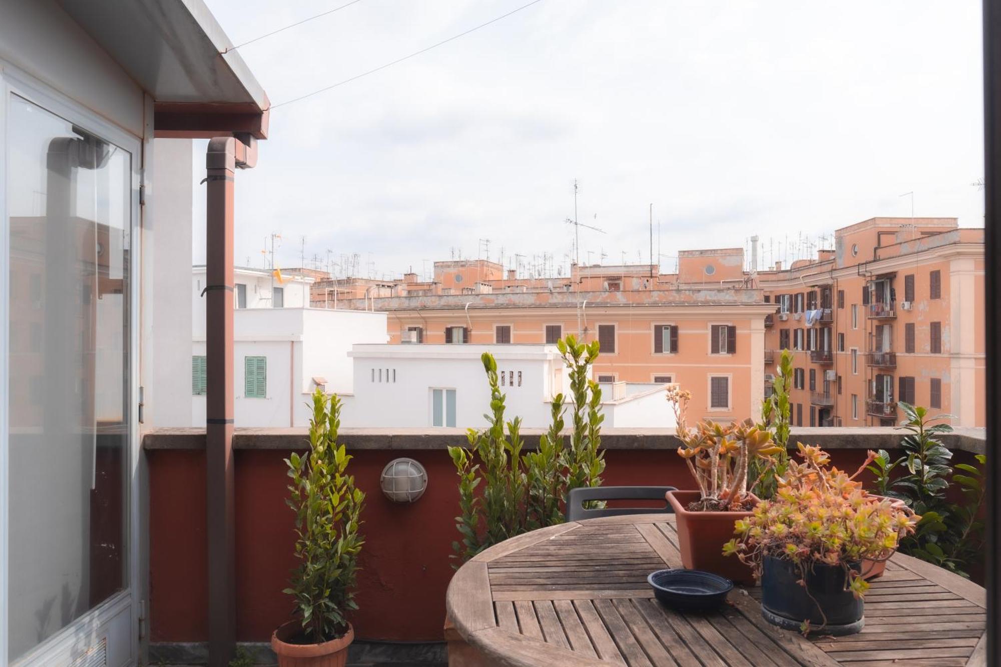 Attic With Terrace In San Lorenzo Appartamento Roma
